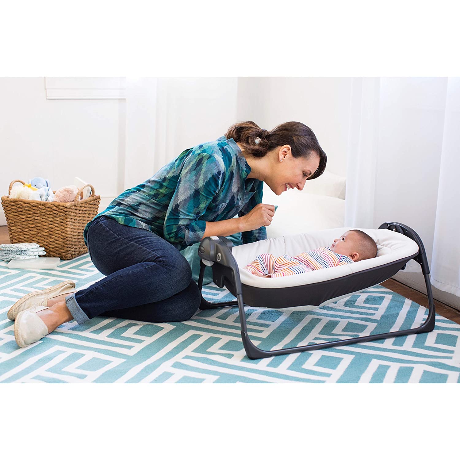 Cuna corral portátil para bebés Pack 'N Play Affinia Graco