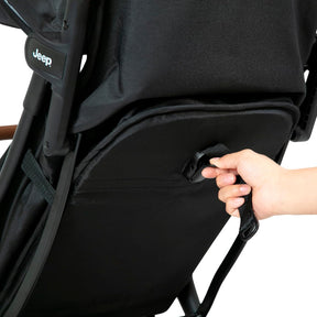 Cochecito de viaje compacto Jeep Altitude Gold, plegable y ligero