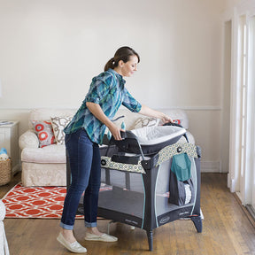 Cuna corral portátil para bebés Pack 'N Play Affinia Graco